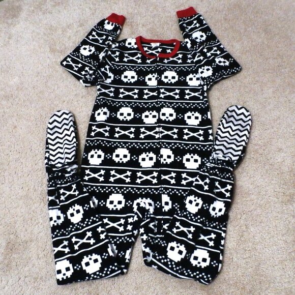 CIRCO Sleepwear YOUTH MEDIUM (M) Footed Pajamas, Zippered, Black & White w/ Red - Picture 1 of 9